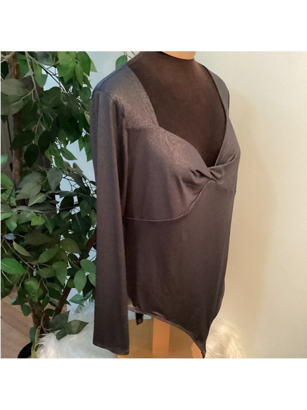 Express gray with black metallic body suit with twist front Woman’s size XL - Picture 3 of 12